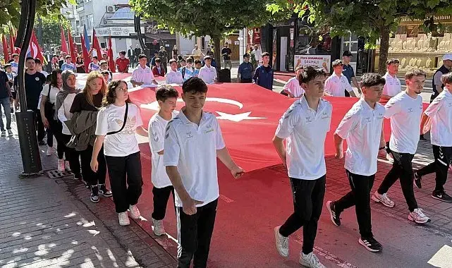 Atatürk'ün Bolu'ya gelişinin 92'nci yıl dönümü törenle kutlandı