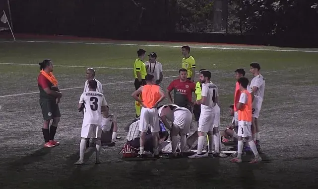Denizli'de rakibiyle çarpışan futbolcu hastaneye götürüldü