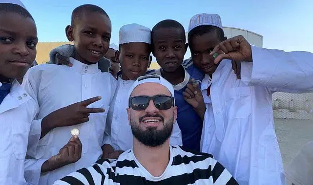 UKABDER gönüllüsü Afrika'da yetimlere abi oldu