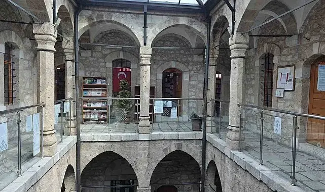 Eskiden cezaeviydi şimdi ise 36 bin kitaplık bir bilgi yuvası