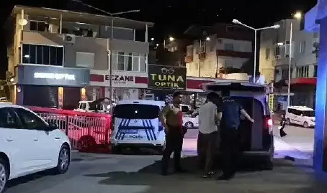 Babasını darp eden ağabeyini bıçaklandı