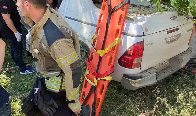 Muş'ta kamyonet şarampole devrildi: 2 yaralı