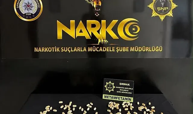 İranlı iki kişi 151 parça halinde yuttukları 939,26 gram metamfetaminle yakalandı