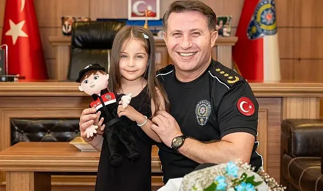 Gazi kızına yunus polis bebeği hediye edildi
