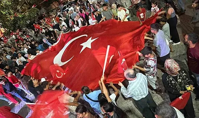 Edremit, 15 Temmuz'da tek yürek oldu
