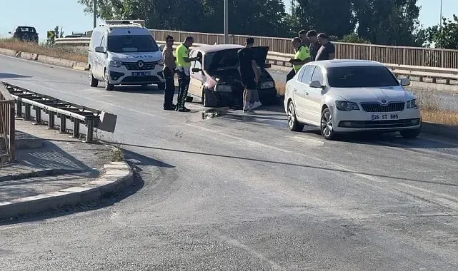 Otomobil refüje çıktı, yola dökülen yağ trafiği tehlikeye düşürdü