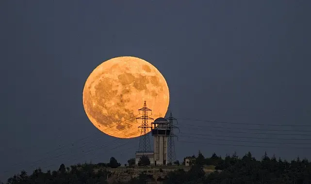 Astrofotoğrafçı 'Çilek Dolunayı'nı böyle görüntüledi