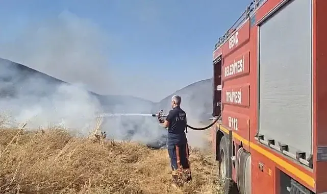 Anız yangınına ekiplerin müdahalesi sürüyor