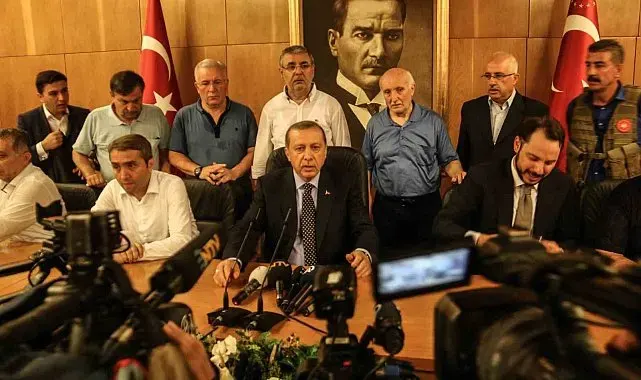 İHA'nın 15 Temmuz gecesinden hafızalara kazınan fotoğrafları sergileniyor