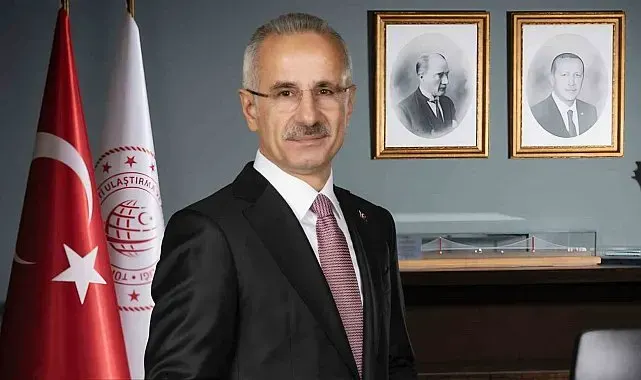 Bakan Uraloğlu: "Tankların önüne yatan yiğitler, kurşunlara göğsünü siper eden kahramanlar, vatan hainlerine geçit vermemiştir"