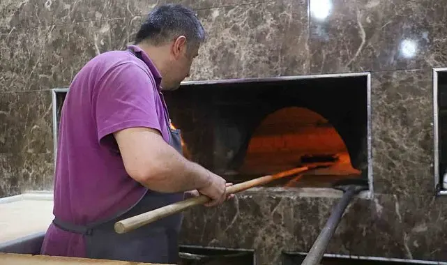 Sivas'ta termometreler 40 dereceyi gördü: Kavurucu sıcakta ustaların zorlu mesaisi