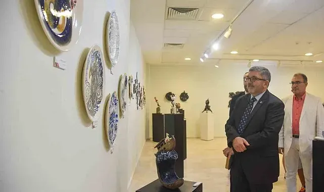 BŞEÜ'de yıl sonu öğrenci sergisi açıldı