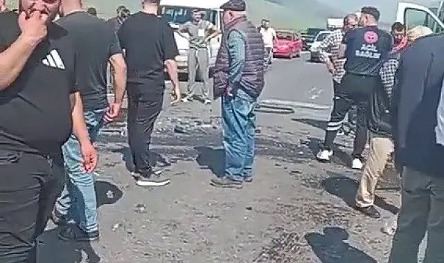 Ardahan'da otomobiller çarpıştı: 6 yaralı