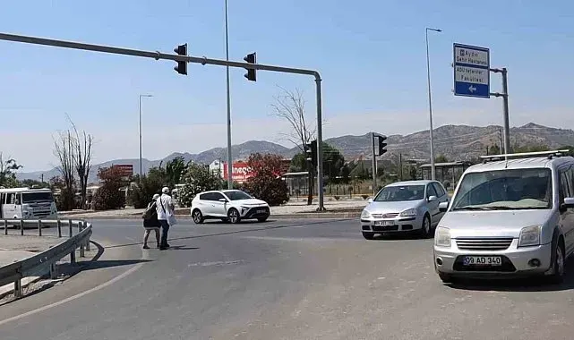 Aydın Şehir Hastanesi ulaşımındaki tehlikeli güzergaha hastalar çözüm bekliyor