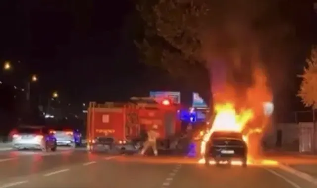 Seyir halindeki otomobil alev topuna döndü