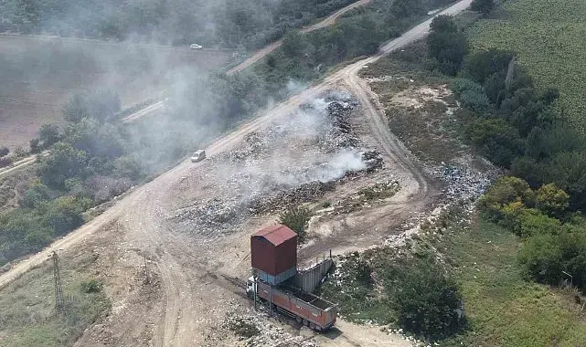 Mahalle sakinleri isyan etti: "Koku ve dumandan nefes alamıyoruz"