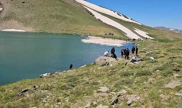 Sıcaktan bunalanlar Çalyan Gölü'ne akın ediyor