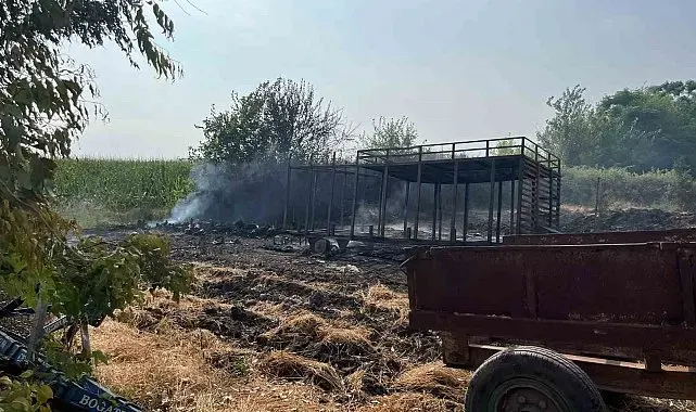 Osmaniye'de malzeme deposu alevlere teslim oldu