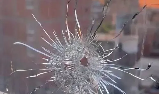 Diyarbakır'da bir evin penceresine kurşun isabet etti