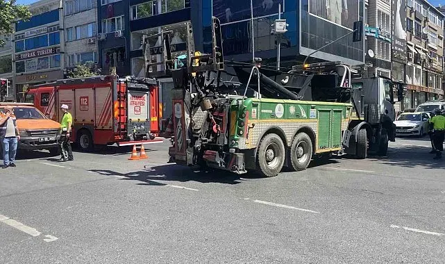 Fatih'te İETT otobüsü ile ambulans çarpıştı: 5 yaralı