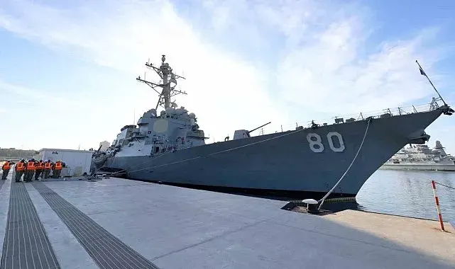 ABD Savaş Gemisi 'USS Roosevelt' Mersin Limanı'na demirledi