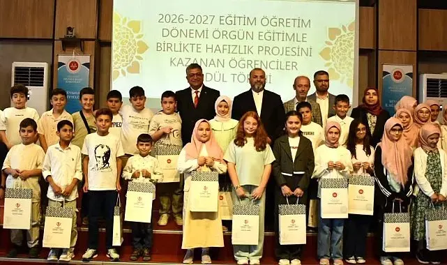 Kütahya'da hafızlık projesini kazanan öğrenciler ödüllendirildi