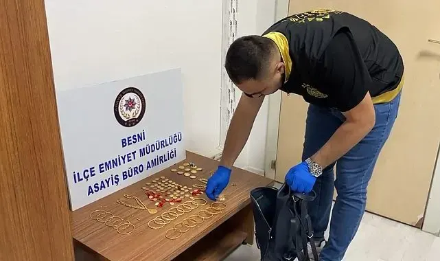 Bulduğu 6,5 milyonluk altın dolu çantayı polise teslim etti