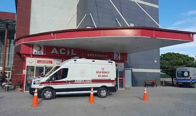Yayaya çarpan motosiklete arkadan gelen motosiklet çarptı: 3 yaralı