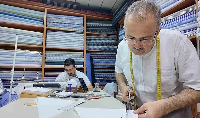 Konya'da üç kuşaktır desen desen gömlek dikiyorlar