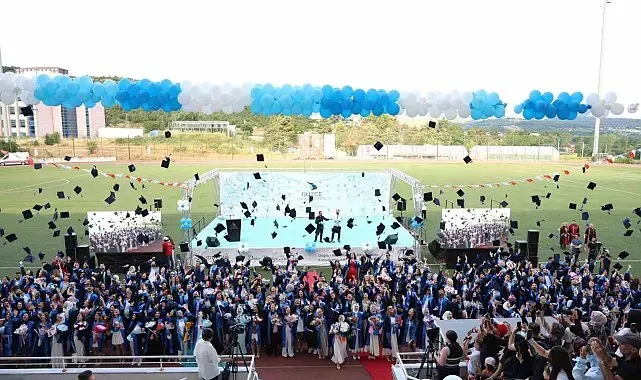 Düzce Üniversitesi mezuniyet törenleri sona erdi