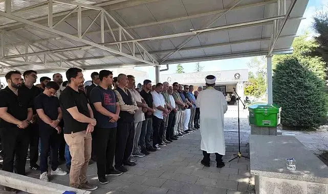 Düzce'de kocası tarafından öldürülen kadın son yolculuğuna uğurlandı