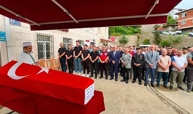 Kalp krizi sonucu hayatını kaybeden Kıbrıs gazisi son yolculuğuna uğurlandı