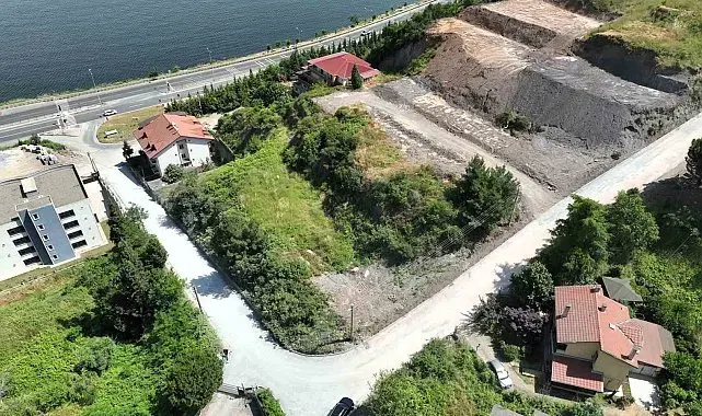 Gölcük Halıdere'de 3 sokakta parke çalışması tamamlandı