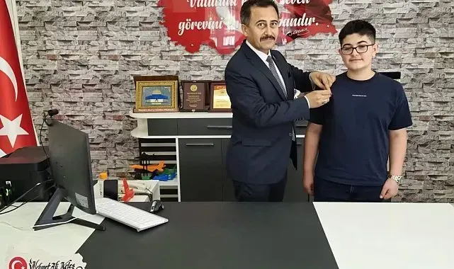 LGS şampiyonu çeyrek altınla ödüllendirildi