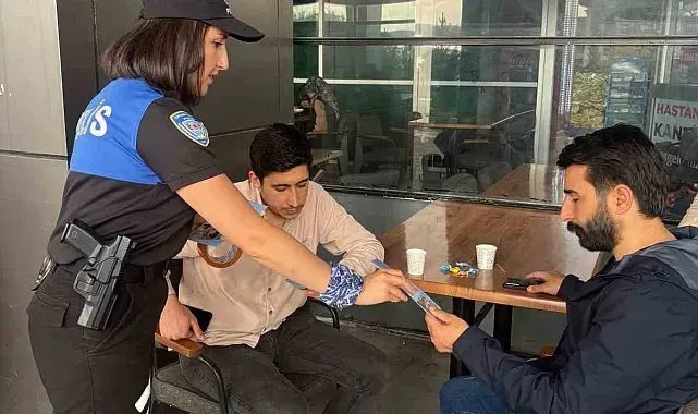 Ağrı'da sağlık çalışanları ve vatandaşlara Hayat 112 uygulaması tanıtıldı
