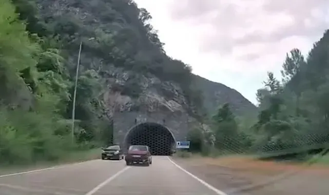 Bütün trafik kurallarını hiçe sayan sürücü görüntülendi