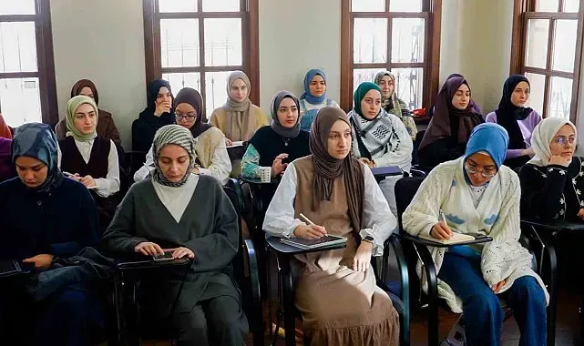 TÜRGEV'li genç kızlar savunma teknolojileri ve yapay zeka alanlarında yetişiyor