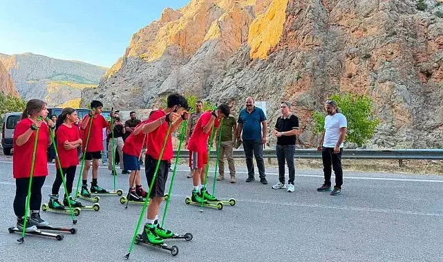 Ayaklı kaykay yarışları nefes kesti
