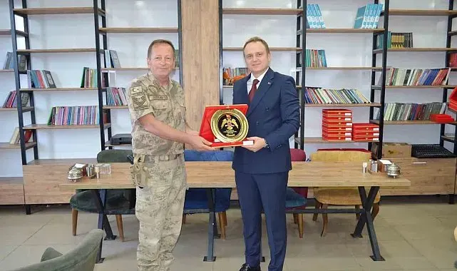 Bulanık'ta tayini çıkan güvenlik güçlerine veda yemeği
