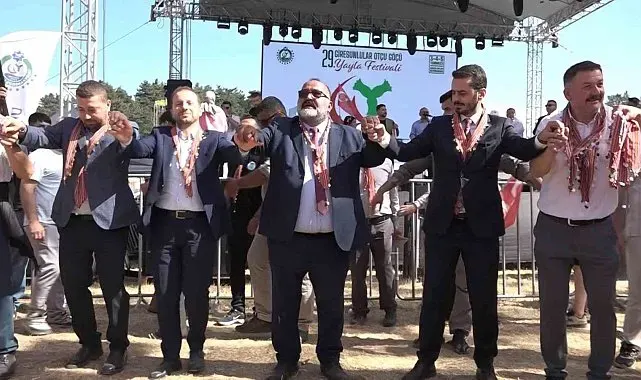 Türkiye'nin dört bir yanından gelen Giresunlular Bursa'da buluştu