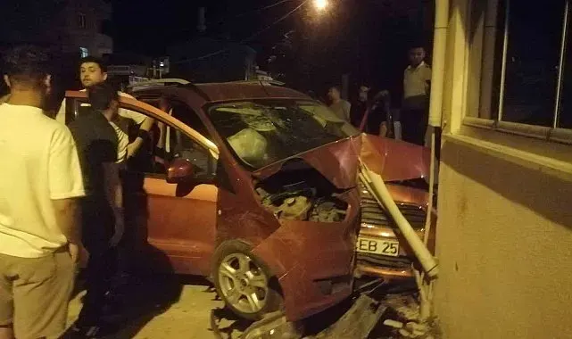 Kapaklı'da alkollü sürücü bina duvarına çarptı: 2 yaralı