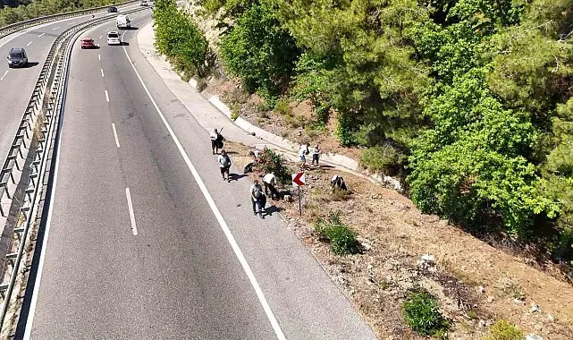 Marmaris Seyir Tepesi'nde çöp mesaisi