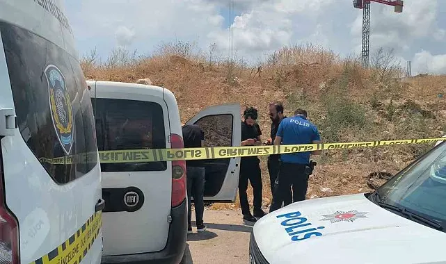 Antalya'da bir kişi araç içince ölü bulundu, yakınları sinir krizi geçirdi