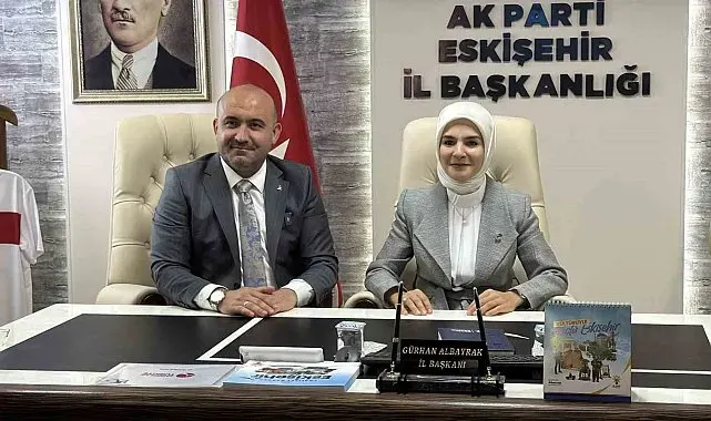 Bakan Göktaş, AK Parti Eskişehir İl Başkanlığı'nı ziyaret etti
