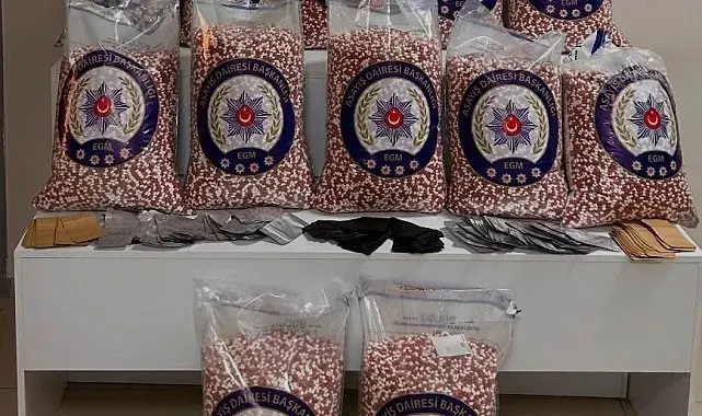 Önce taksi, sonra eve baskın: 280 bin uyuşturucu hap ele geçirildi