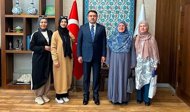 Vali Musa Işın, "Manevi Yönüyle Kütahya" kitabının hazırlayıcılarını ağırladı