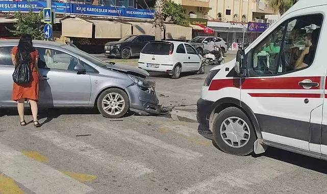 Manavgat'ta otomobiller çarpıştı, sürücüler yaralandı