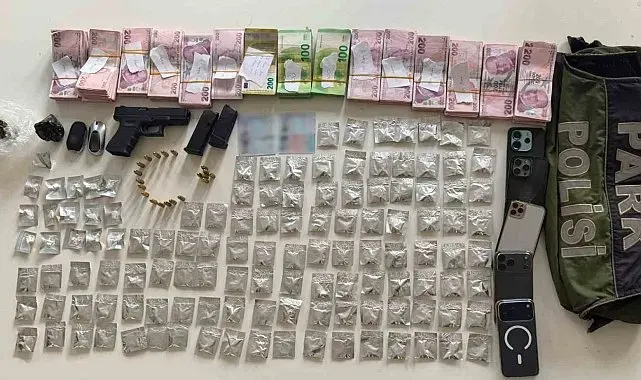Bakırköy'de otomobilde uyuşturucu düzeneği: 4 şüpheli tutuklandı