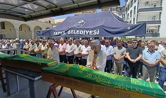 Kardeş katliamında hayatını kaybeden aile son yolculuğuna uğurlandı