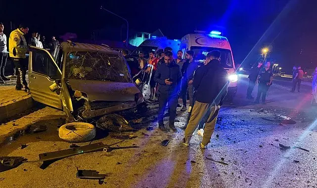 Yüksekova'da iki ayrı kazada 8 kişi yaralandı